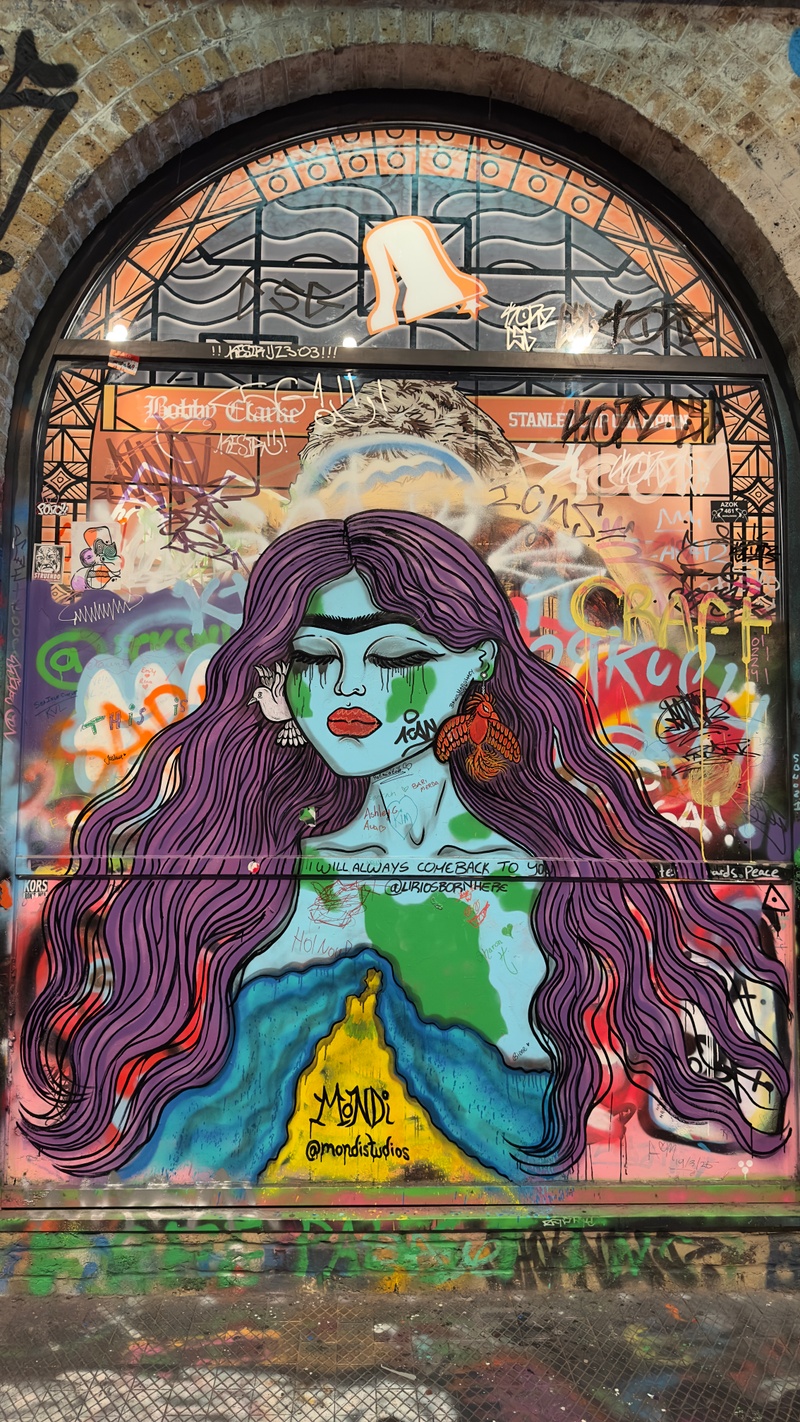 mural in  by artist unknown.