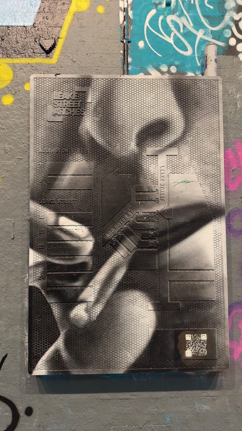 mural in  by artist unknown.