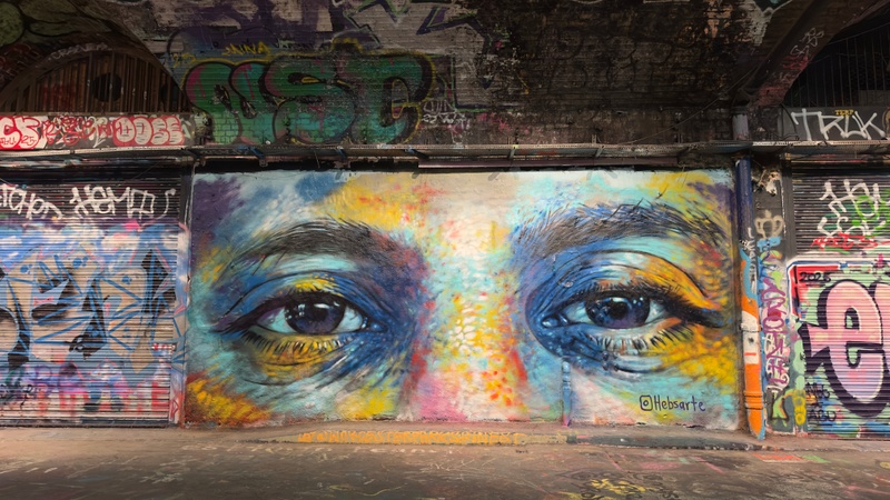 mural in  by artist unknown.