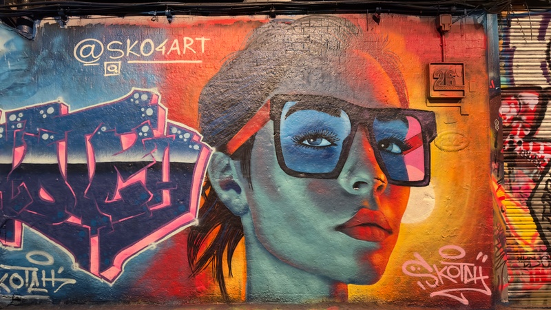 mural in  by artist unknown.