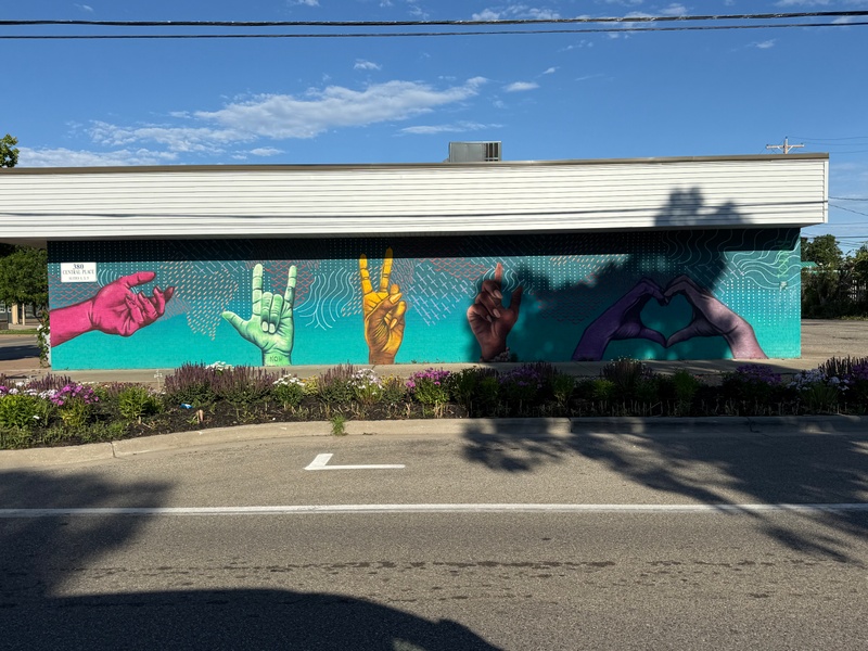 mural in Holland by artist unknown.