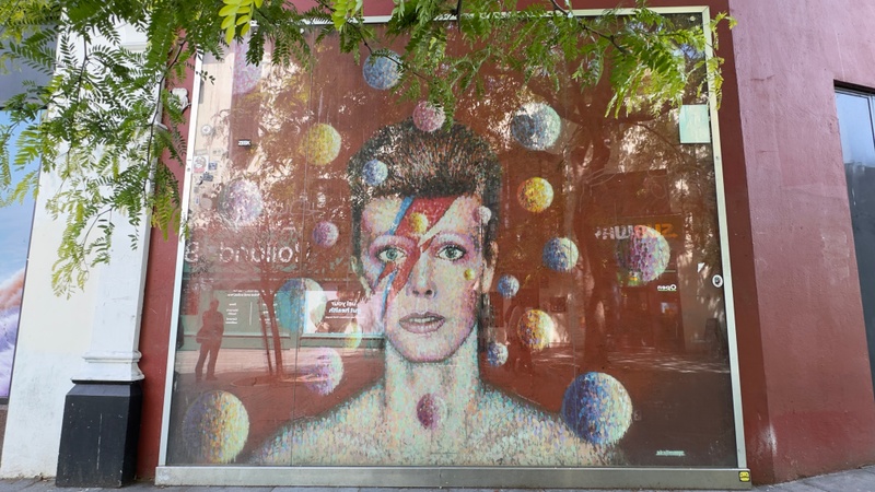 mural in  by artist unknown.