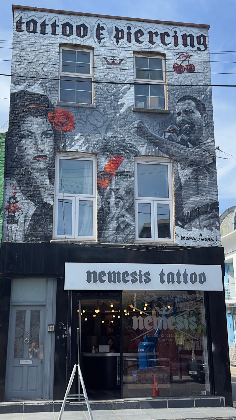 mural in  by artist unknown.