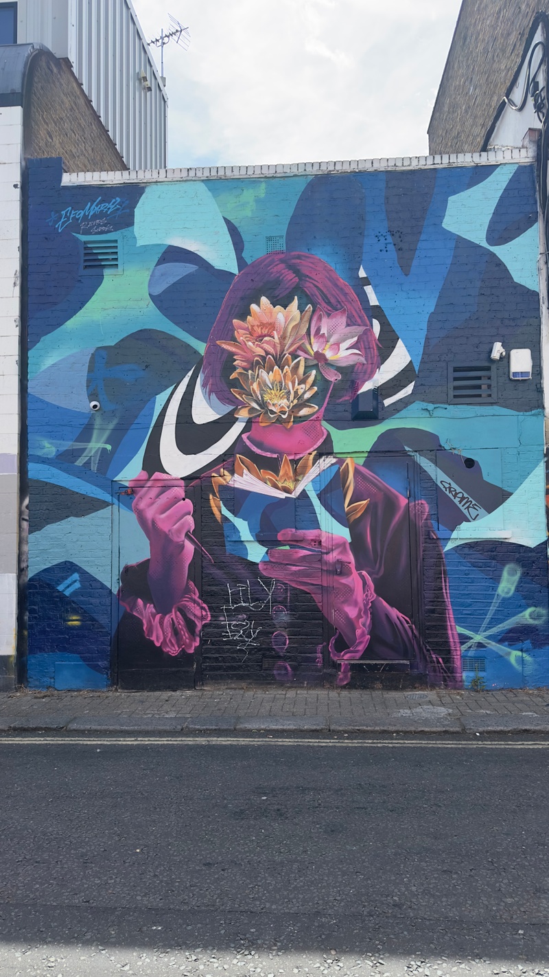 mural in  by artist unknown.