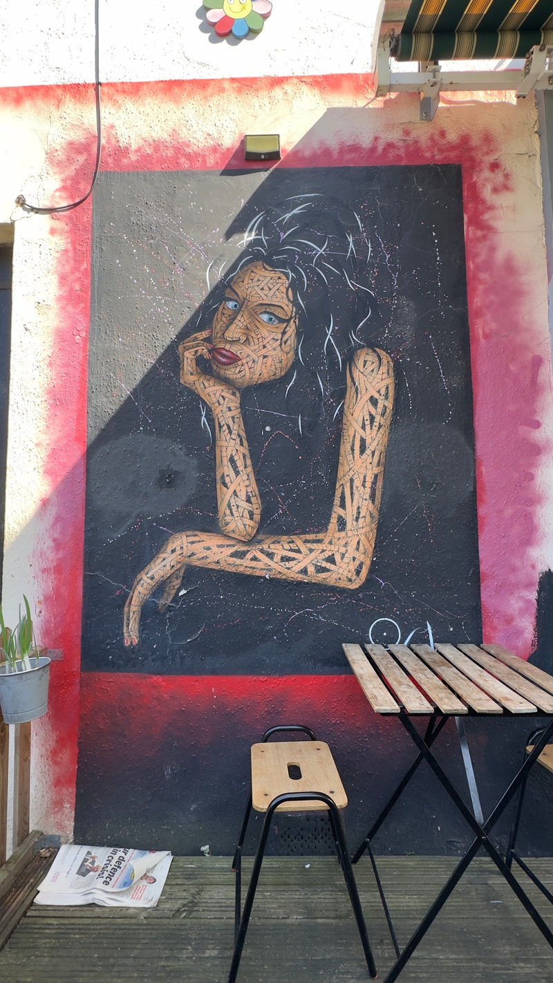 mural in  by artist unknown.