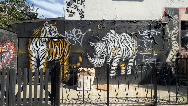 mural in  by artist unknown.