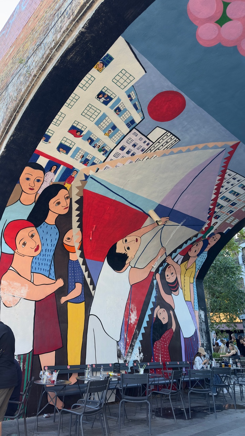 mural in  by artist unknown.