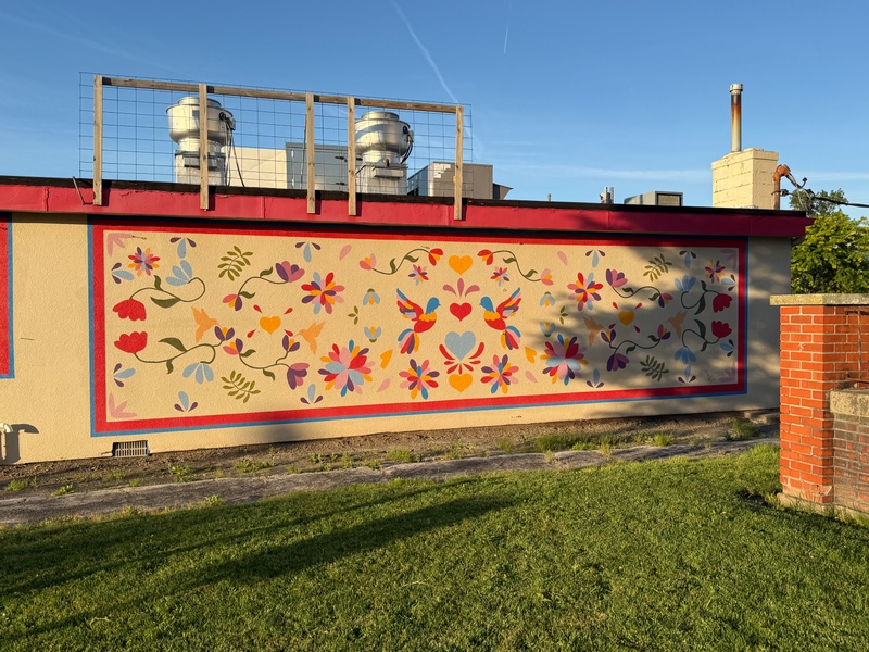 mural in Findlay by artist unknown.