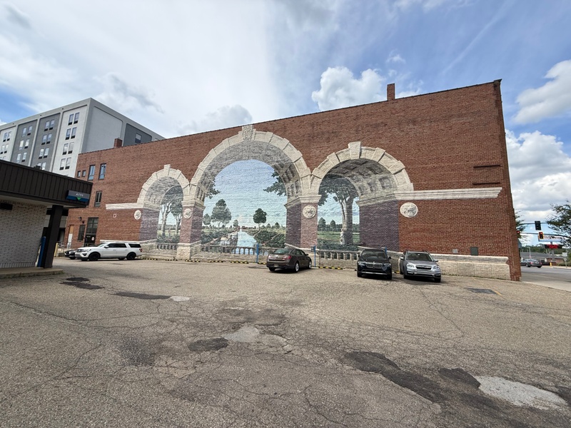 mural in Massillon by artist unknown.