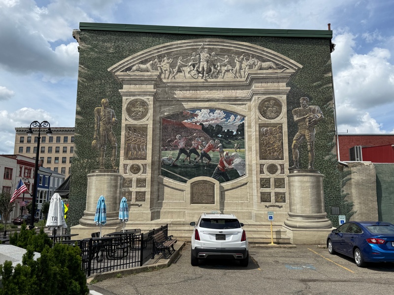 mural in Massillon by artist unknown.