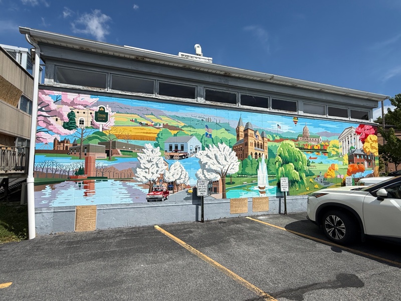 mural in Hollidaysburg by artist unknown.