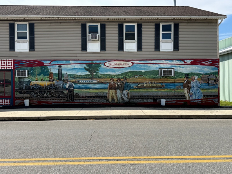 mural in Hollidaysburg by artist unknown.