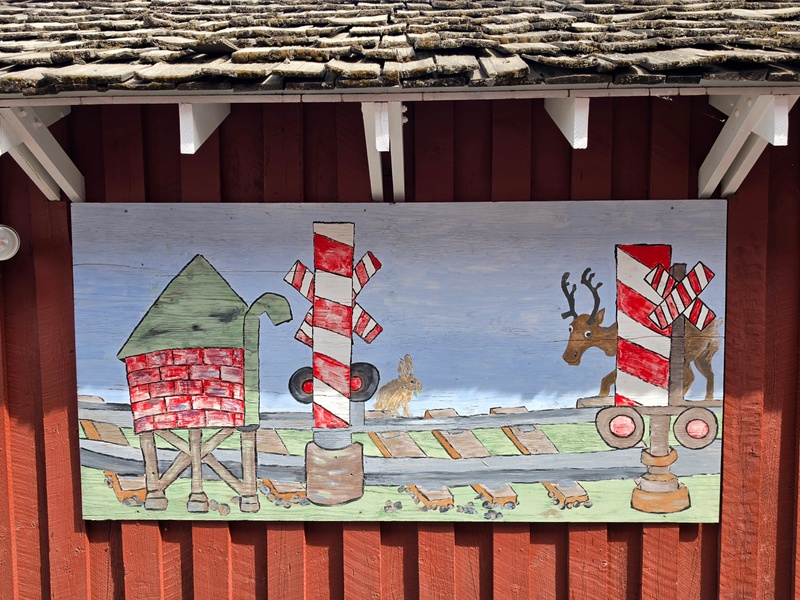 mural in Fairbanks by artist unknown.