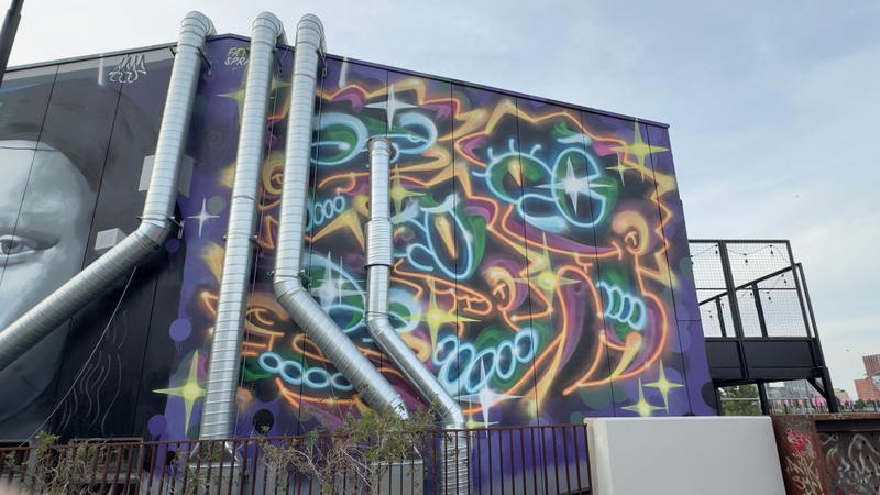mural in  by artist unknown.
