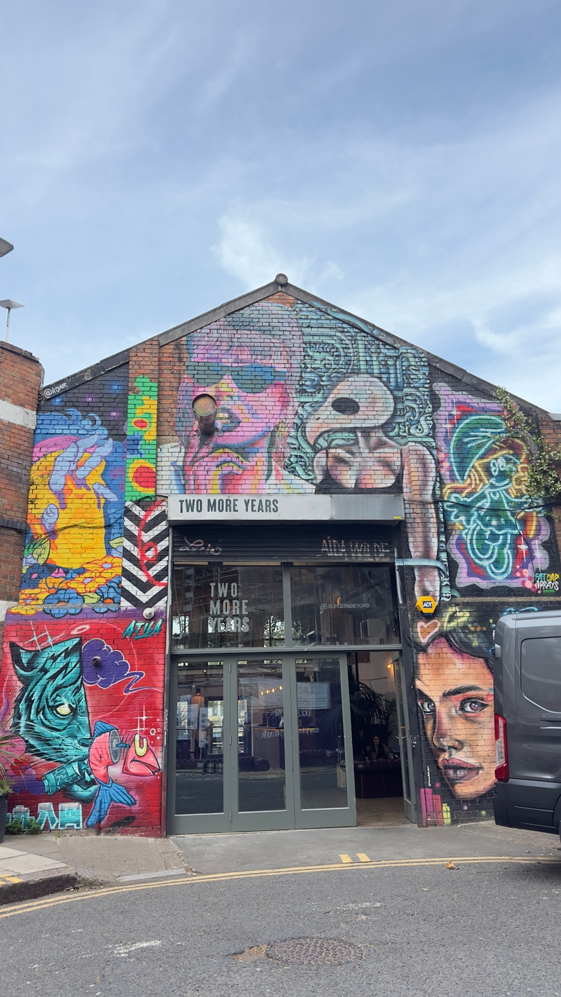 mural in  by artist unknown.