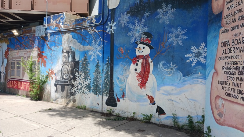 mural in Chicago by artist unknown.