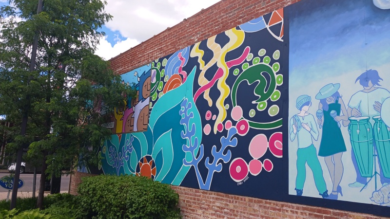 mural in Chicago by artist Carly Derec.