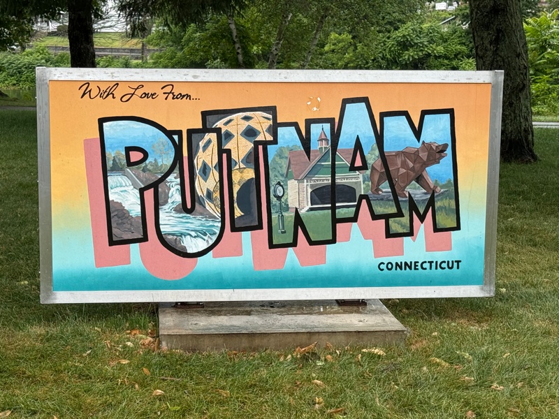 mural in Putnam by artist unknown.