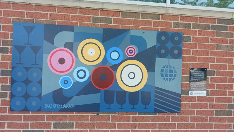 mural in Chicago by artist Alyssa Low.