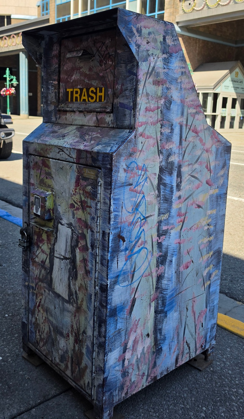 mural in Anchorage by artist unknown.