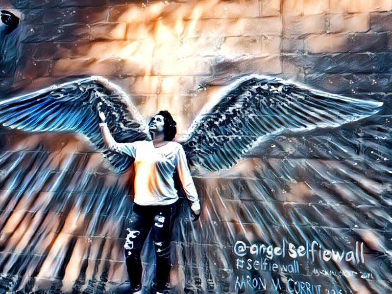 mural in  by artist unknown.