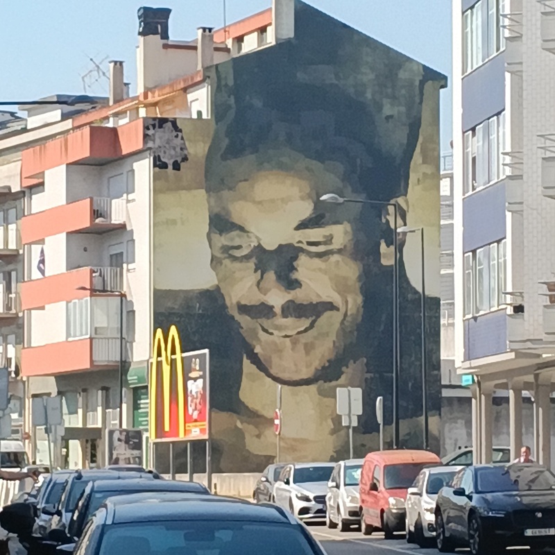 mural in Leiria by artist unknown.