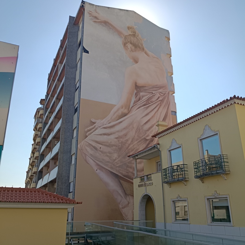 mural in Leiria by artist unknown.