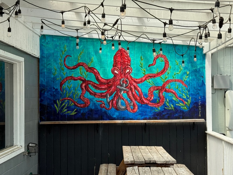 mural in New London by artist unknown.