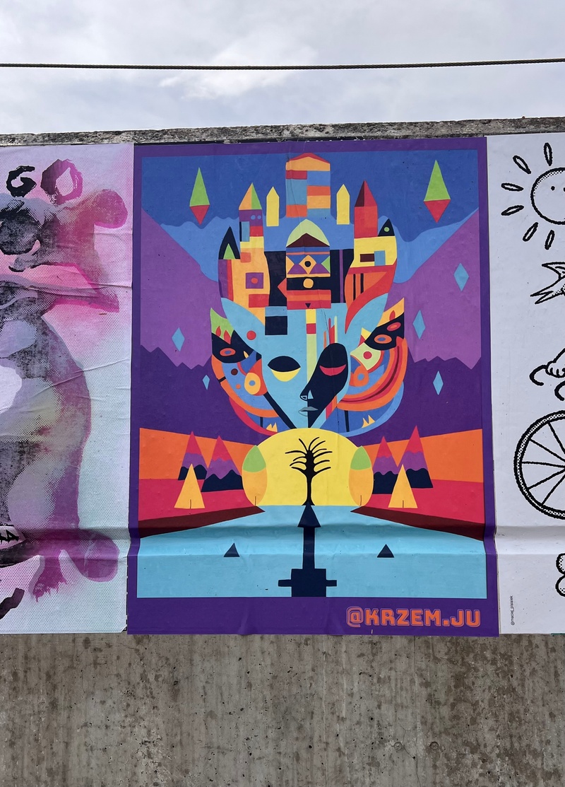 mural in Warszawa by artist unknown.