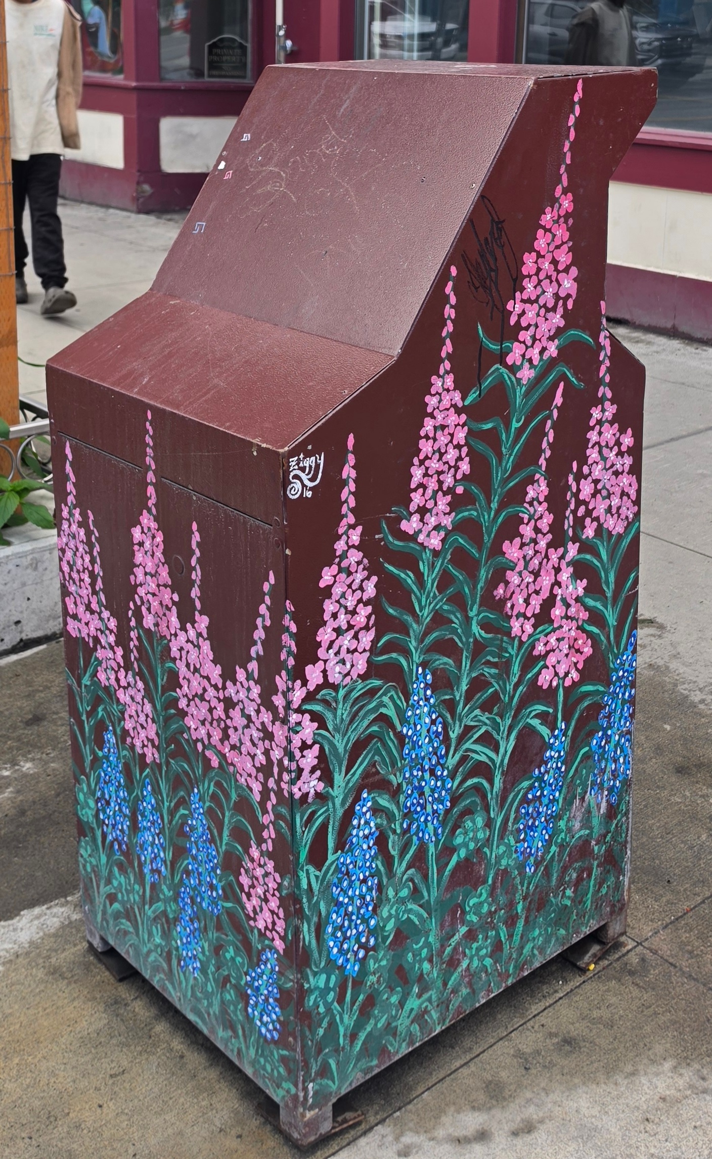 mural in Anchorage by artist unknown.