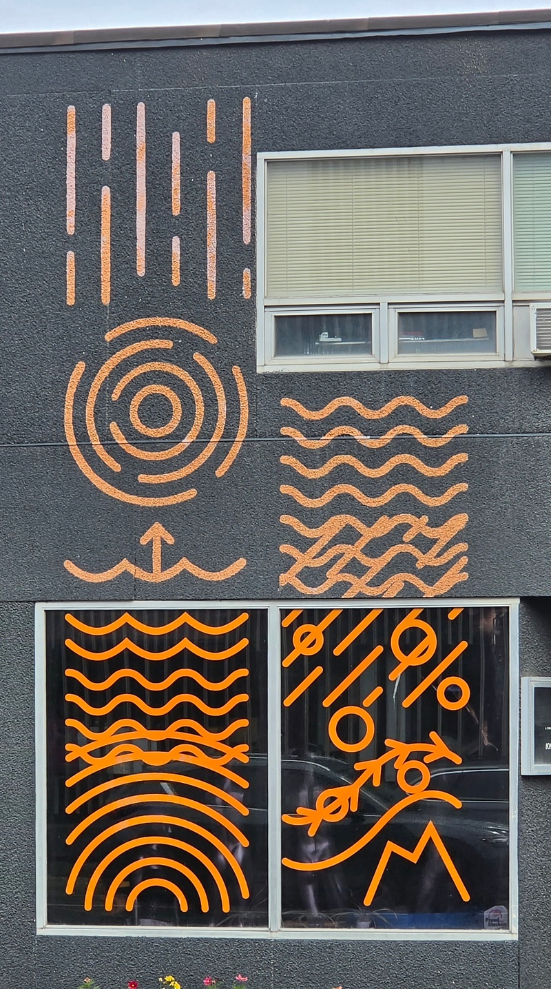 mural in Anchorage by artist unknown.