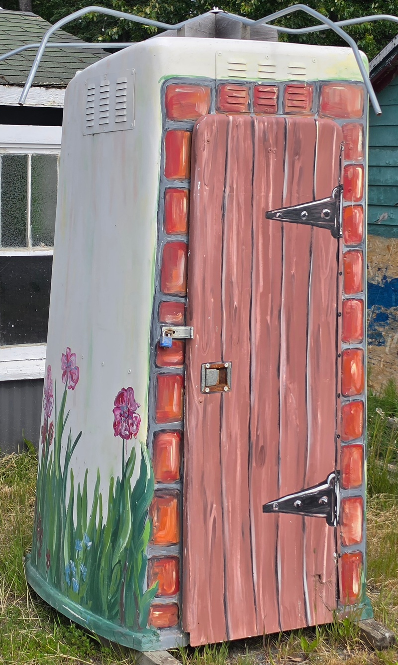 mural in Soldotna by artist unknown.