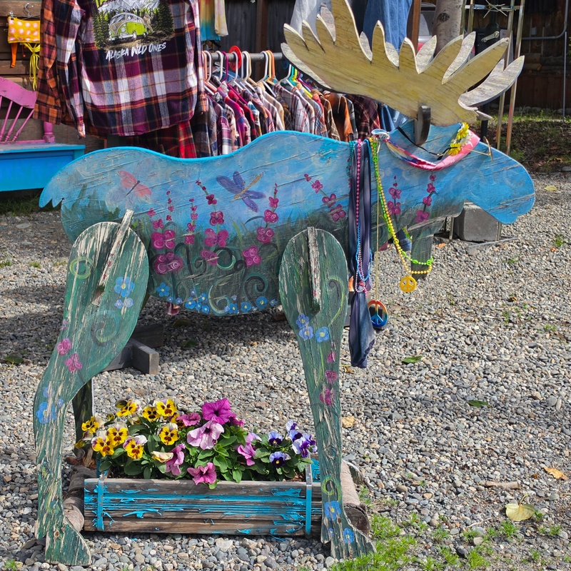 mural in Talkeetna by artist unknown.