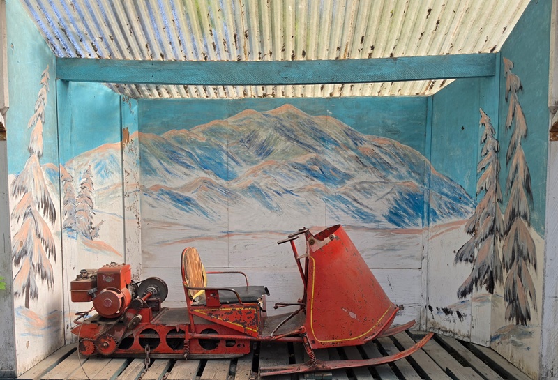 mural in Talkeetna by artist unknown.