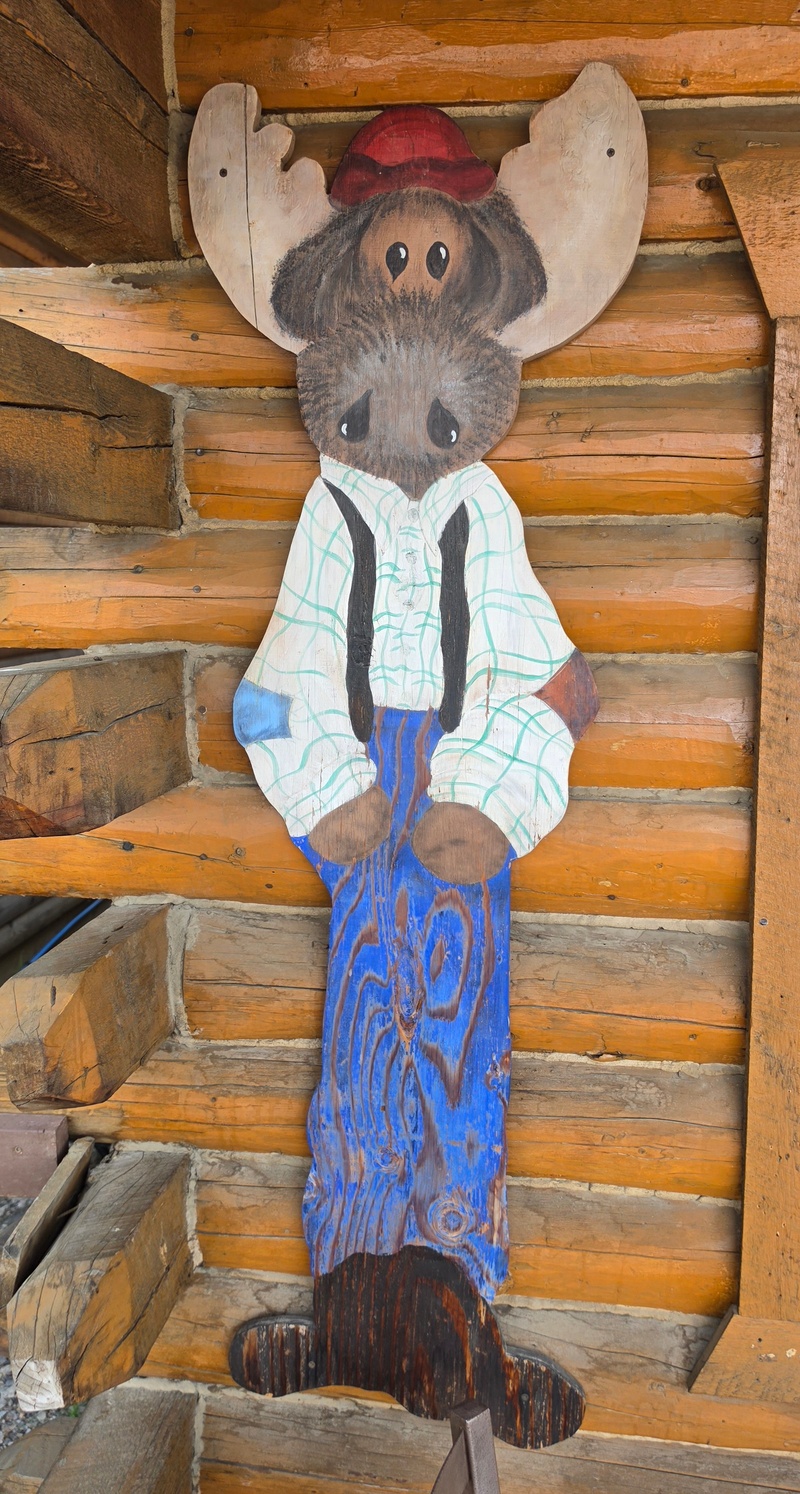 mural in Denali National Park and Prese by artist unknown.