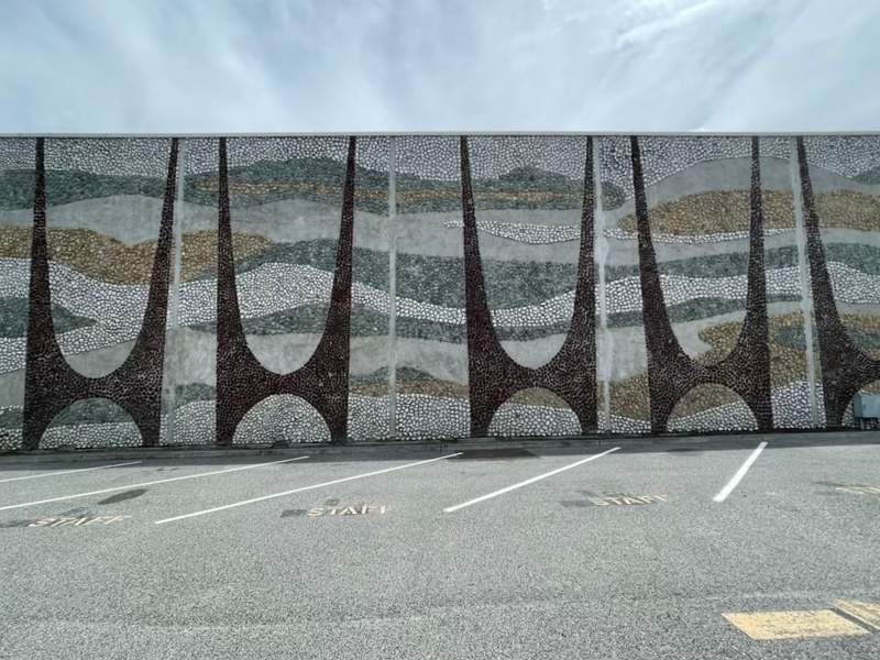 mural in Santa Clara by artist unknown.