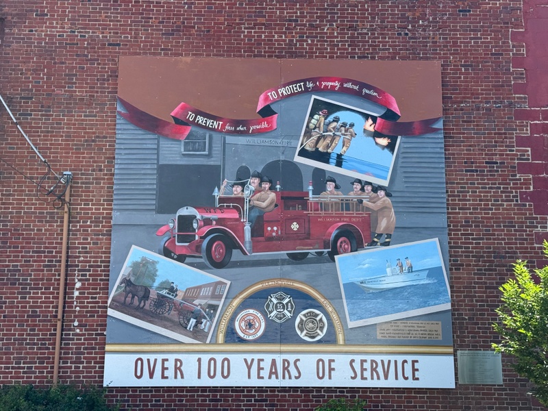 mural in Williamson by artist unknown.