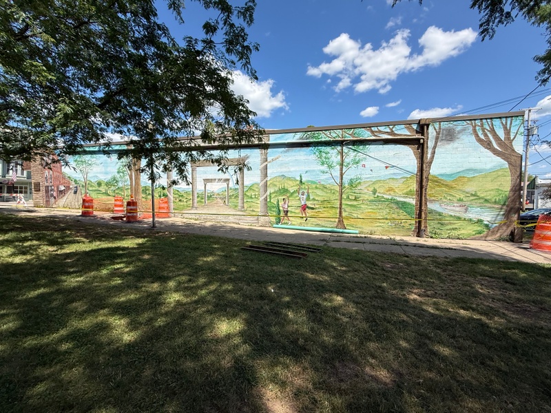 mural in Lyons by artist unknown.