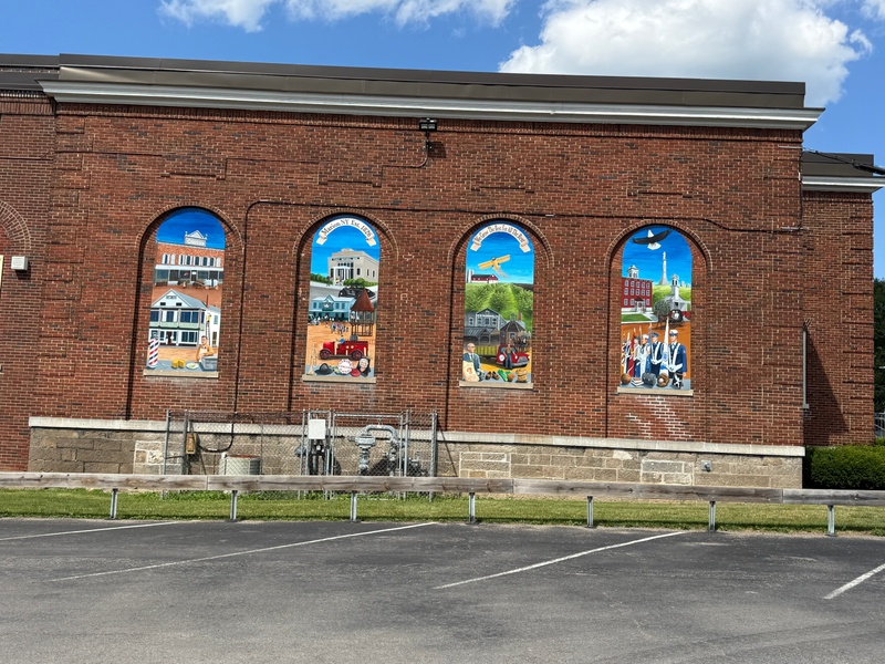mural in Marion by artist unknown.