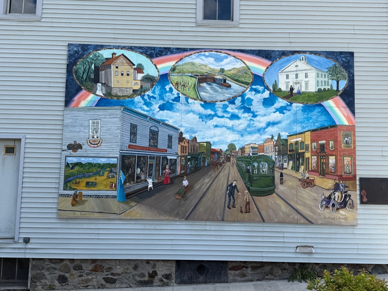 mural in Macedon by artist unknown.
