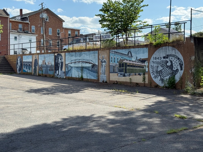 mural in Palmyra by artist unknown.