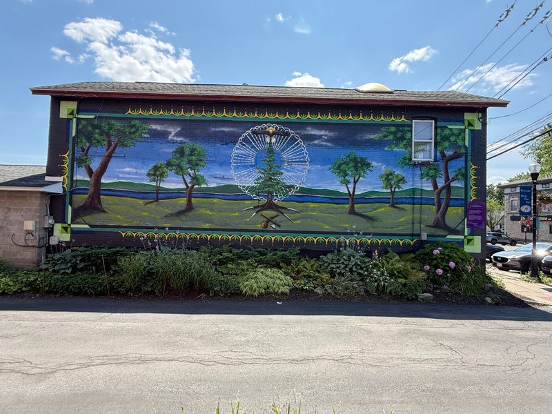 mural in Liverpool by artist unknown.
