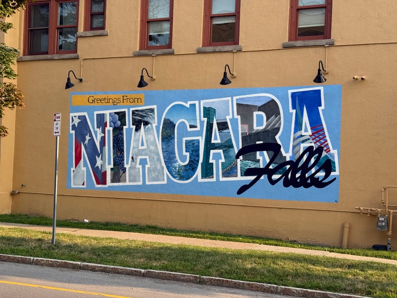 mural in Niagara Falls by artist unknown.