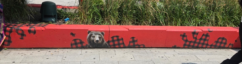 mural in Toronto by artist unknown.