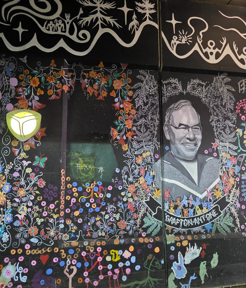 mural in Toronto by artist unknown.