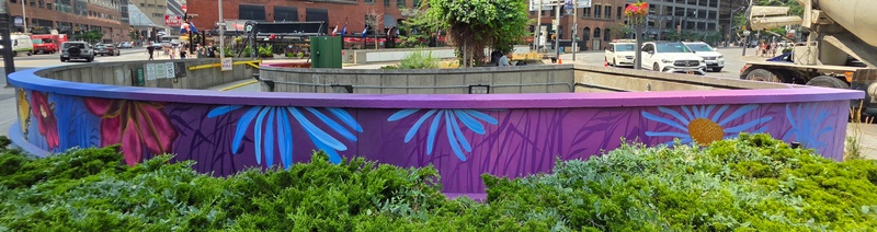 mural in Toronto by artist unknown.