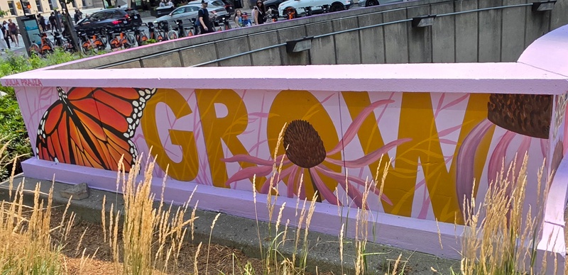 mural in Toronto by artist unknown.