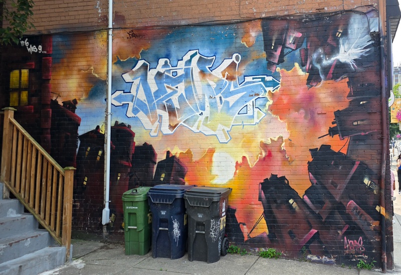 mural in Toronto by artist unknown.