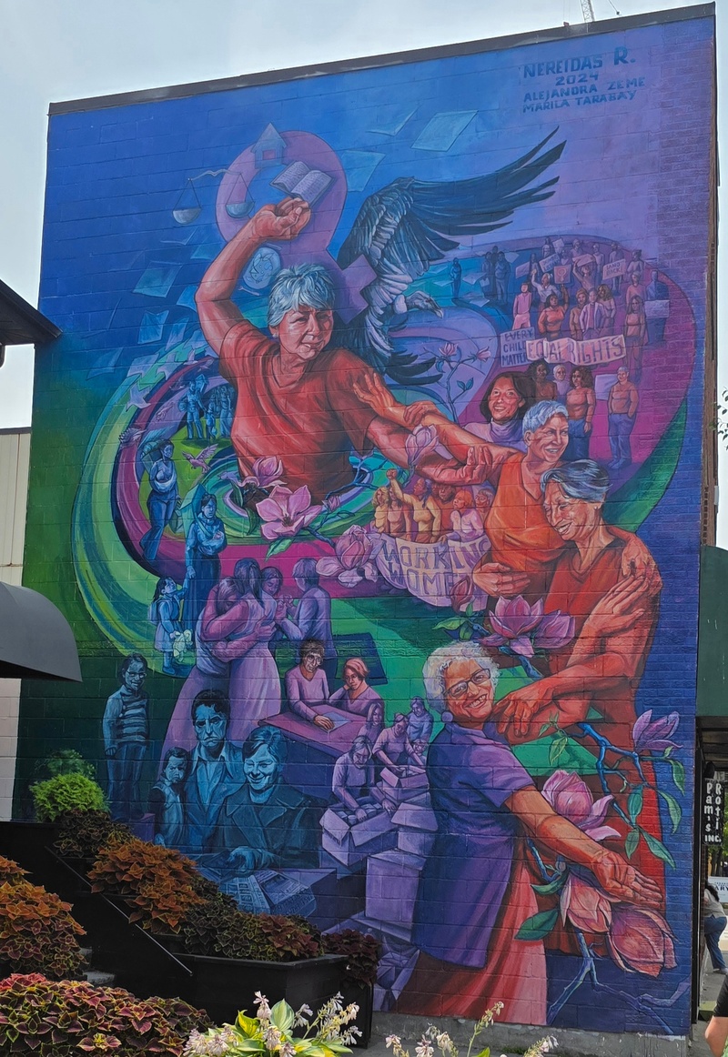 mural in Toronto by artist unknown.