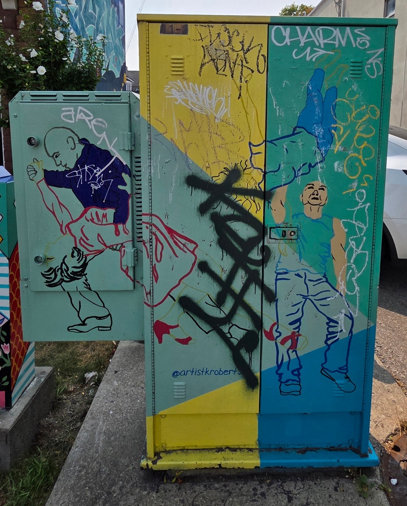 mural in Toronto by artist unknown.